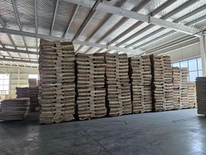 Prix moins cher Anti-dérapant Noir Rouge Film Face Contreplaqué Phénolique Coffrage Construction Panneau de Bois - Product Image 2