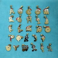 Pendentif Breloque Carré en Acier Inoxydable Plaqué Or 18K avec Micro-Incrustation de Zircon et Initiale Alphabet Blanche Émaillée (26 Lettres) pour Fête d'Enfants
