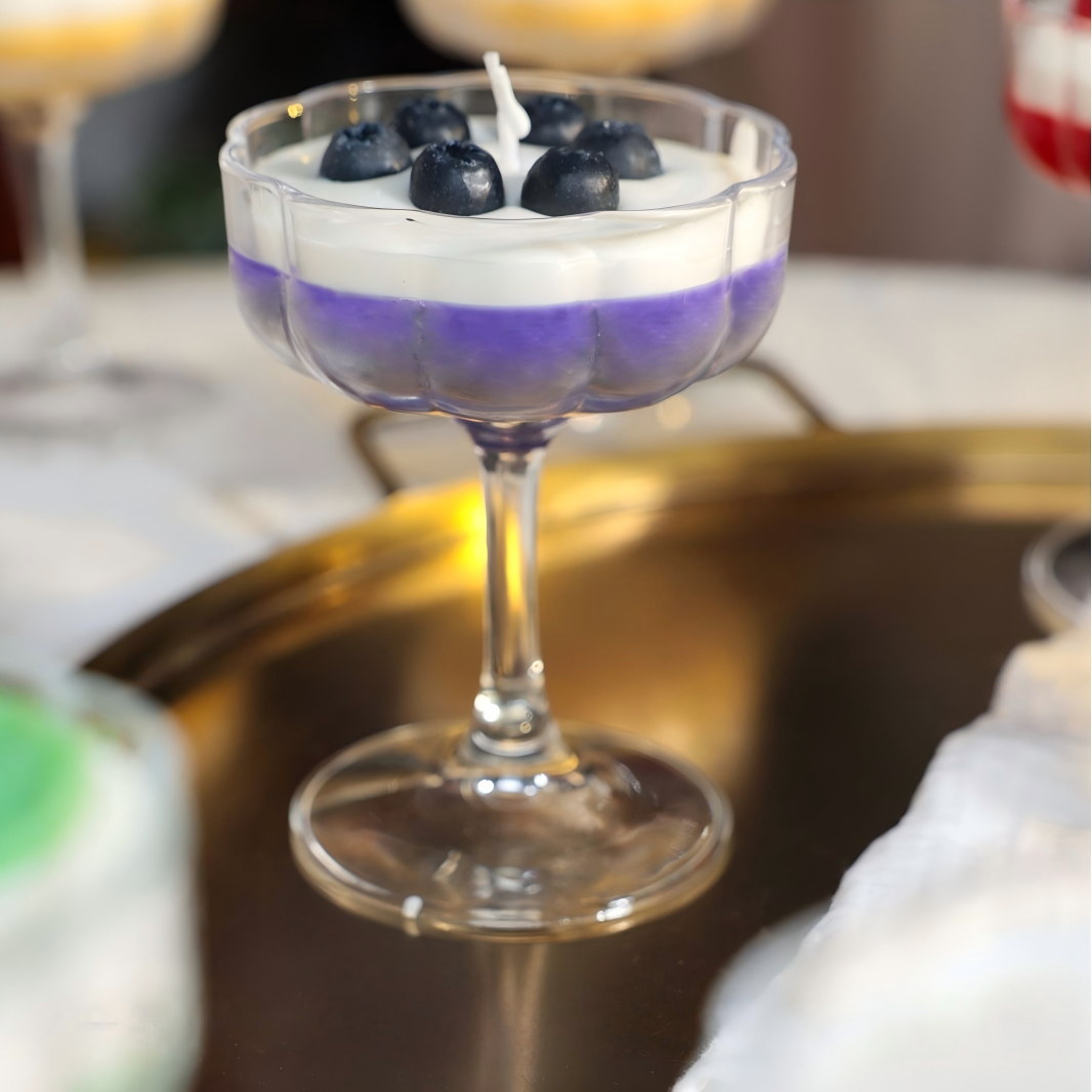 Tazza alta con crema ai mirtilli