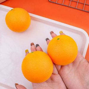 ของเล่นบีบรูปผลไม้ส้มเหมือนจริงสุดฮิตปี 2025 - ของเล่นบีบคลายเครียด TPR สำหรับเด็กและผู้ใหญ่ ของขวัญคลายความเครียดในอุดมคติ - Product Image 3