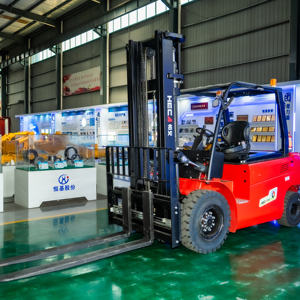 <span class=keywords><strong>HECA</strong></span> EF350 Chariot élévateur électrique de 5 tonnes certifié CE de haute qualité avec manette de vitesse latérale hydraulique et pince de rotateur à batterie lithium-ion - Product Image 4