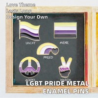 Broches de fierté LGBT personnalisées plusieurs styles drapeau arc-en-ciel poing en forme de coeur épingles en métal émaillé plaqué UV badges de revers pour la fête