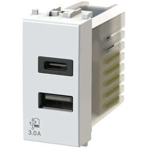 4Box Prise murale intelligente USB 3.0A Blanche Prise italienne Utilisation universelle - Product Image 4