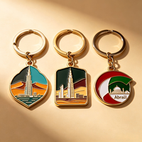 Porte-clés souvenir personnalisé de Dubaï, en alliage de zinc plaqué brillant avec émail dur, cadeau touristique des Émirats arabes unis, porte-clés métallique personnalisé avec logo en gros