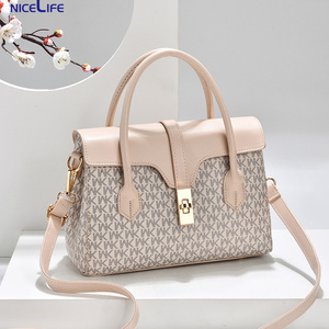 2025 Fall/Winter European American <strong>Retro</strong> Fashion Women's Handheld <strong>Tote</strong> Bag New Style Messenger Shoulder Bag - Product Image 3