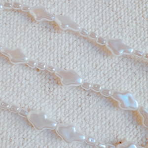 Collana con Croce di Perle Luminose - Product Image 4