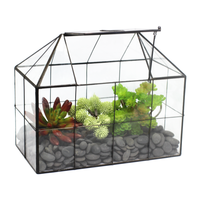 Vase en verre transparent unique de conception artisanale avec couvercle en forme de maison, finition dorée pour la décoration de table de mariage et la décoration de la maison