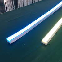 Projecteur mural LED flexible 24W RGBW extérieur IP67 en silicone, pliable à 360°, 90 CRI, éclairage architectural haute fidélité des couleurs 5m