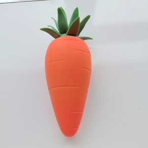 Jouets Squishy Géants : Carotte, Fraise, Fromage, Ananas, Canard - Product Image 1