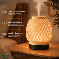 Humidificateur d'ambiance en bambou tressé pour une nuit douillette, avec lumière apaisante et brume silencieuse, idéal pour chambre à coucher, chevet, salon, bureau à domicile