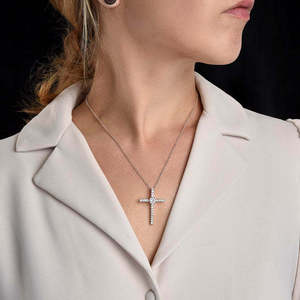 Collar con Colgante de Cruz de Cobre y Circonita con Caja de Regalo Personalizada y Tarjeta de Mensaje - Estilo Clásico - Product Image 6