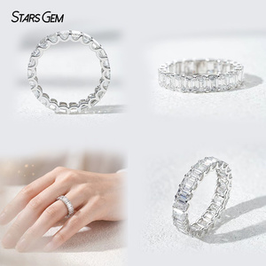 Bague de mariage Starsgem en or blanc 10K et or jaune avec diamant de laboratoire taille émeraude - Product Image 2