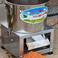 Groente- en fruit snijmachine, verhakselaar, shredder, machine voor de verwerking van dierenvoer voor pluimveehouderij.