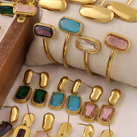 Ensemble de bijoux tendance pour femmes, collier, bague, boucles d'oreilles, bracelet assortis en acier inoxydable plaqué or 18 carats avec zircon