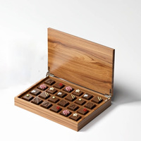 Boîte d'emballage en bois pour dattes au chocolat avec couvercle en forme de carte de l'Arabie Saoudite