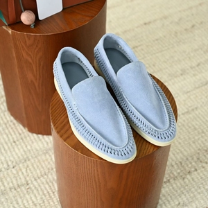 Mocasines Casuales de Diseño para Hombre, Hechos de Gamuza, Diseño de una Pieza con Diseño Calado, Tejidos con Cuero Natural - Product Image 4