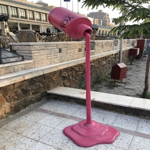 Statua Gigante Personalizzata da <span class=keywords><strong>Giardino</strong></span> per Esterni, Scultura Artistica in Fibra di Vetro a Forma di Rossetto e Smalto per Unghie - Product Image 3