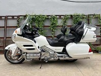 Motocicleta Golden Wing Touring de Gran Cilindrada, Configuración de Seis Cilindros, Motor de Alto Rendimiento, Velocidad Máxima >80km/h, Usada