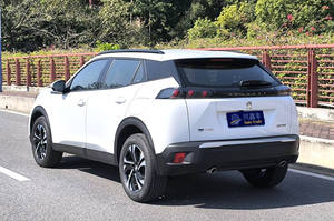 <span class=keywords><strong>Peugeot</strong></span> <span class=keywords><strong>2008</strong></span> 2022 1.2T Turbo SUV Automatico-National VI 25001-50000 Miglia Tetto Panoramico Sedili in Pelle Interni Scuri Pneumatici R17 - Product Image 6