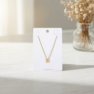 Collana Minimalista con Ciondolo a Lettera O in Acciaio Inossidabile Placcato Oro 12x14cm, Gioiello Unisex per Uso Quotidiano - Product Image 2