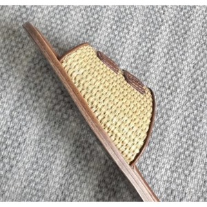 Sandales tongs en cuir tressé de créateur 2026 pour un confort pieds nus, souples et à bout ouvert, idéales pour l'été, l'hiver, le printemps et les sorties à la plage - Product Image 3