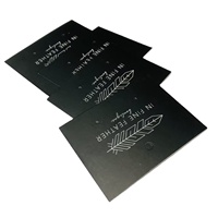 Service d'impression de brochures personnalisées avec options de finition gaufrée sur carton de taille personnalisée - Étiquettes suspendues et prospectus numériques