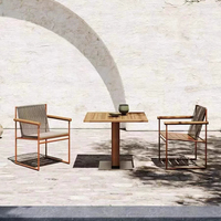 Ensemble de table et chaises en rotin d'extérieur, canapé simple, table basse, combinaison de loisirs 3 pièces pour cour, balcon, hôtel, villa