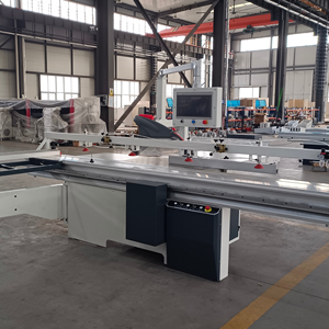 Scie à panneaux CNC à table coulissante informatisée pour le travail du bois et la fabrication de meubles, <span class=keywords><strong>avec</strong></span> fonction de scie à poutre alternative automatique - Product Image 1