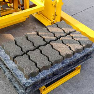 QT4-15B ligne de production entièrement automatique fabrication de blocs creux <span class=keywords><strong>en</strong></span> béton faisant la machine à emboîter le <span class=keywords><strong>ciment</strong></span> solide pavé de briques - Product Image 5