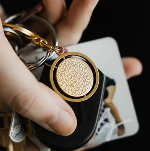 Inspire jewelry placcato oro 18 carati incidere Spinning portachiavi disco moneta collana rotonda in acciaio inox Laser Logo lettera nome arabo - Product Image 2