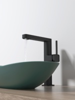 Robinet de lavabo rectangulaire moderne et minimaliste noir mat avec bec verseur, base en laiton massif, poignée de commande en alliage de zinc, robinet en céramique anti-fuite