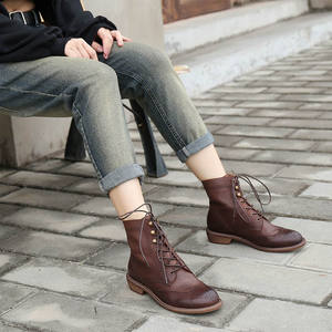 Oem odm רטרו קלאסי תחרה בעבודת יד <span class=keywords><strong>brogue</strong></span> מגולף בתוספת גודל קרסול מגפיים אמיתי עור לנשים הסיטונאי מותאם אישית - Product Image 3