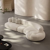 Fauteuil Chesterfield italien incurvé en cachemire, forme unique, minimaliste, moderne, en tissu, rembourré en éponge, pour villas et grands espaces