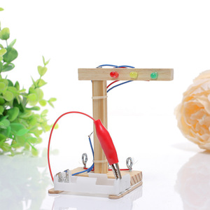 Feu de circulation pour enfants technologie assemblage de lumière électronique fait à la main bricolage <span class=keywords><strong>Kit</strong></span> de matériaux faits à la main - Product Image 3