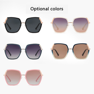 Gafas de sol polarizadas de moda y adecuadas para fotografía de calle hechas de metal Nuevo estilo de moda para mujer - Product Image 5