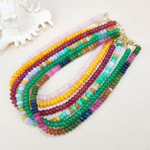 Collana girocollo da donna con perle di giada e cristalli a forma di abaco, in pietre semipreziose colorate, idea regalo - Product Image 3