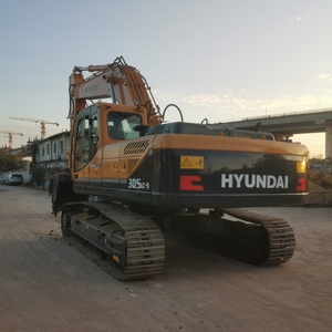 Excavatrice sur chenilles Hyundai 305 d'occasion, d'origine coréenne, 30 tonnes, bon état, prix avantageux, à vendre - Product Image 6