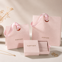 Boîte d'emballage de bijoux de luxe rose nacré avec logo personnalisé, tiroir coulissant, poignée en ruban et ensemble de sacs cadeaux – Vente en gros