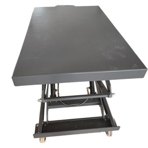 Plataforma elevadora de tijera hidráulica manual de 1000x1600 mm con pedal de acero para operación, ideal para logística de almacén y reparación de vehículos. - Product Image 1