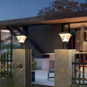 Grand pilier <span class=keywords><strong>solaire</strong></span> d'<span class=keywords><strong>extérieur</strong></span> 10W aluminium moulé sous pression 3000K 6000K lampe pour porte de jardin composés résidentiels poteau de clôture de voie - Product Image 4