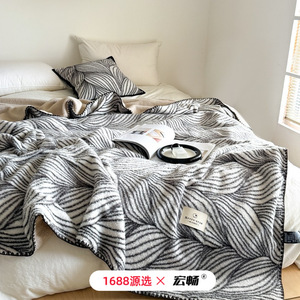 Manta de imitación de cachemira a rayas de 150x200 cm, antipilling, para uso doméstico - Product Image 1