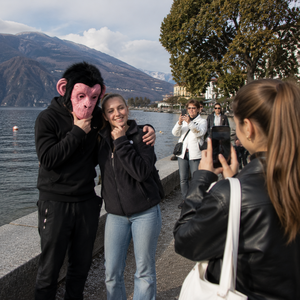 Máscara Realista de Chimpancé Rosa, Máscara de Látex de Cabeza Completa para Adultos, Divertida Máscara de <span class=keywords><strong>Mono</strong></span> para Halloween, Cosplay y Fiestas - Product Image 4