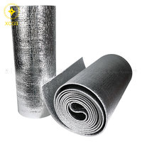 Feuille de matériau d'emballage isolant thermique en mousse à cellules ouvertes EPE XPE avec feuille d'aluminium à bulles, design moderne, sur mesure pour entrepôt