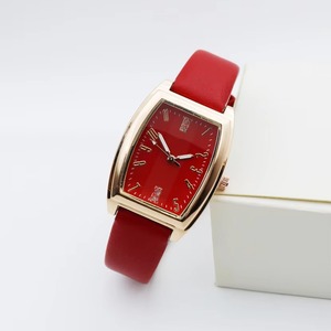 Reloj de Mujer Deportivo de Moda Antigua de Lujo Cuadrado Retro, Números con Incrustaciones de Diamantes, Movimiento de Cuarzo, Correa de Cuero y Aleación de Acero Inoxidable - Product Image 3