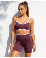 Ensemble 2 pièces sexy et respirant pour le sport : soutien-gorge de sport uni à dos fermé et leggings de yoga froncés sans couture à double bretelle non ajustable pour la course et le fitness