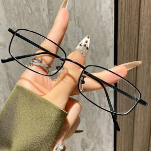 Lunettes <span class=keywords><strong>de</strong></span> <span class=keywords><strong>vue</strong></span> rectangulaires rétro bloquant la lumière bleue, <span class=keywords><strong>petite</strong></span> <span class=keywords><strong>taille</strong></span>, verres transparents, lunettes <span class=keywords><strong>de</strong></span> mode pour femmes, pour toutes les formes <span class=keywords><strong>de</strong></span> visage - Product Image 2