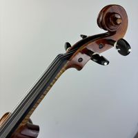 Violon professionnel artisanal de haute qualité, fabriqué en usine, avec dos en érable tigré monobloc, finition vernie à l'huile, instrument de musique.