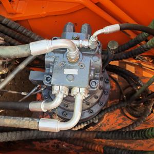 รถขุดดูดซับแรงกระแทก Doosan DX300 มือสอง ขนาด 30 ตัน พร้อมบุ้งกี๋ 1.3 เมตร กำลัง 200 กิโลวัตต์ - Product Image 2