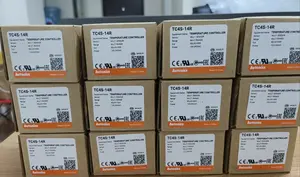Autonics pengontrol suhu TCN4S-24R TC4H-24R TC4S-14R asli baru tersedia