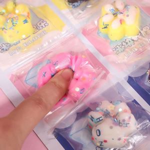 Venta al por mayor de juguetes mini de mochi con forma de patas de gato, simulación de comida Kawaii, bolsas de regalo para fiestas, juguetes unisex antiestrés para la venta - Product Image 3